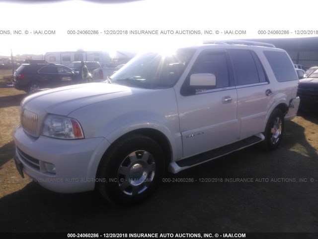5LMFU285X6LJ02383 - 2006 LINCOLN NAVIGATOR Ақ фото 2