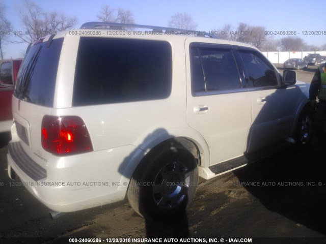 5LMFU285X6LJ02383 - 2006 LINCOLN NAVIGATOR Ақ фото 4