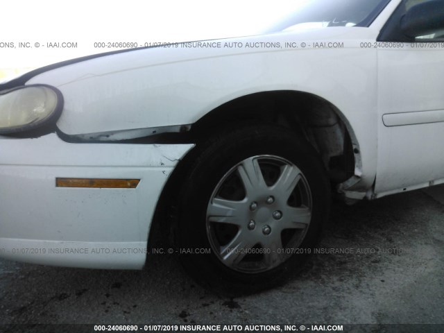 1G1ND52F04M565655 - 2004 CHEVROLET CLASSIC WHITE photo 6