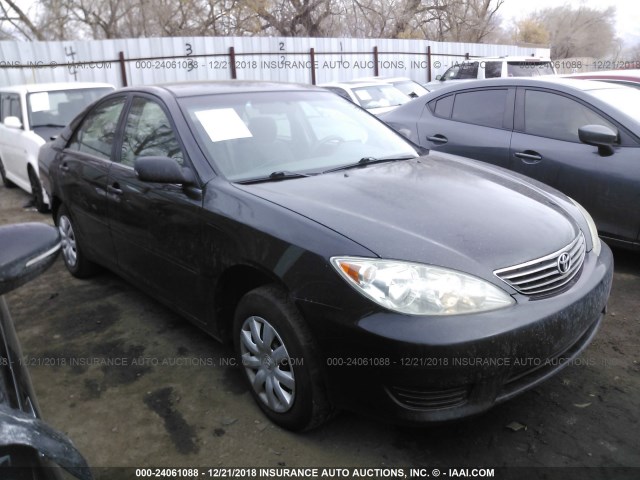 4T1BE32K45U096768 - 2005 TOYOTA CAMRY LE/XLE/SE BLACK photo 1