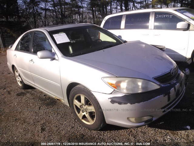 4T1BE32K42U623607 - 2002 TOYOTA CAMRY LE/XLE/SE SILVER photo 1