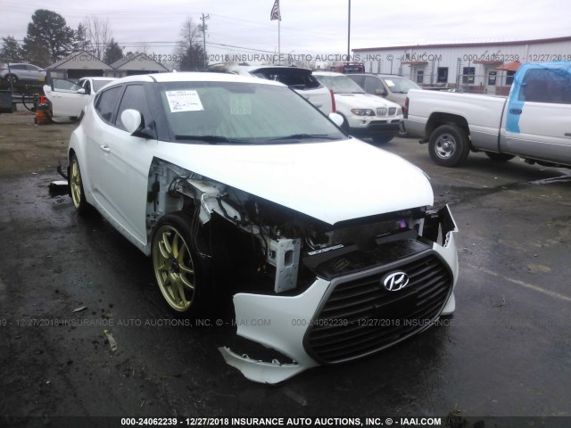 KMHTC6AE0GU282463 - 2016 HYUNDAI VELOSTER TURBO WHITE photo 6