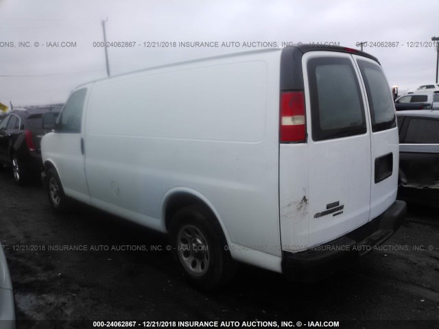 1GCSGAFX9C1103091 - 2012 CHEVROLET EXPRESS G1500  WHITE photo 3