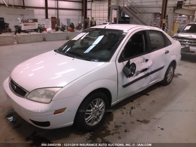 1FAFP34N47W172476 - 2007 FORD FOCUS ZX4/S/SE/SES WHITE photo 2