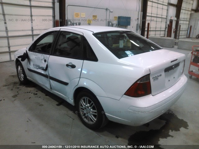 1FAFP34N47W172476 - 2007 FORD FOCUS ZX4/S/SE/SES WHITE photo 3