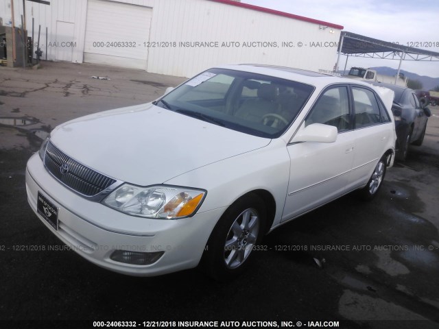 4T1BF28B51U165735 - 2001 TOYOTA AVALON XL/XLS WHITE photo 2