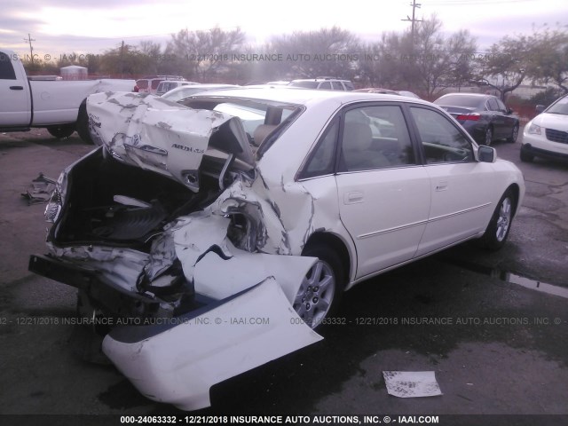 4T1BF28B51U165735 - 2001 TOYOTA AVALON XL/XLS WHITE photo 4