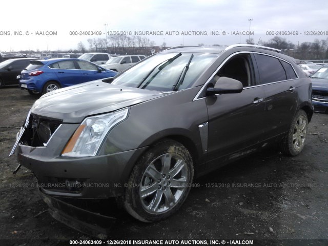 3GYFNCE3XGS574389 - 2016 CADILLAC SRX PERFORMANCE COLLECTION BROWN photo 2