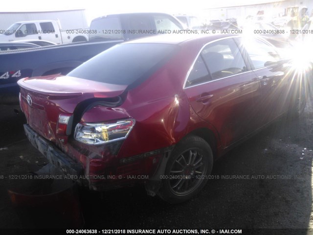 4T4BE46KX8R016061 - 2008 TOYOTA CAMRY CE/LE/XLE/SE RED photo 4