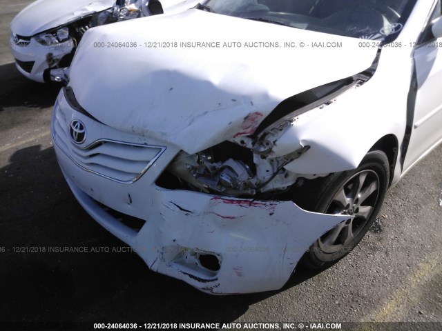4T4BF3EK7BR162238 - 2011 TOYOTA CAMRY SE/LE/XLE 白色 照片 6