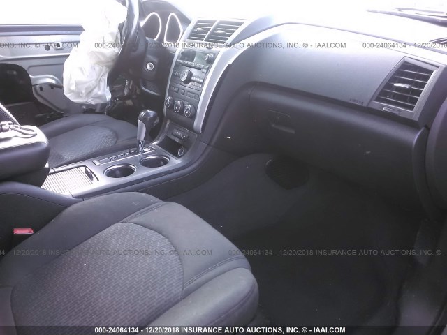 1GNLVFED9AS123404 - 2010 CHEVROLET TRAVERSE LT SILVER photo 5