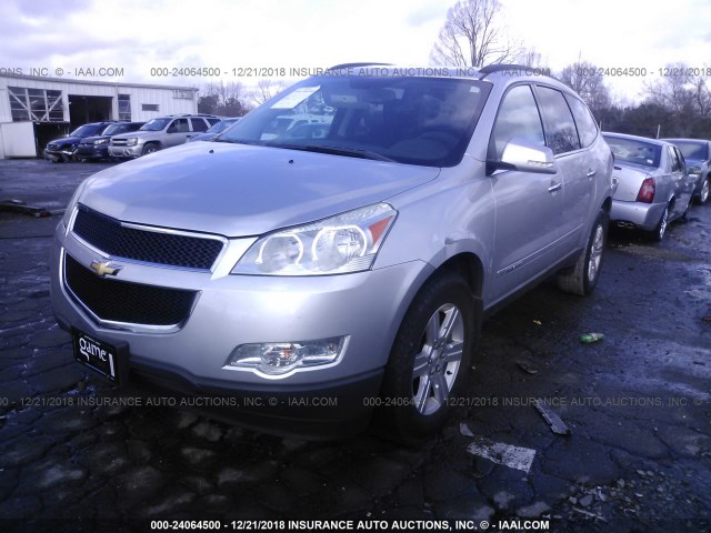 1GNLRFED7AS101213 - 2010 CHEVROLET TRAVERSE LT SILVER photo 2