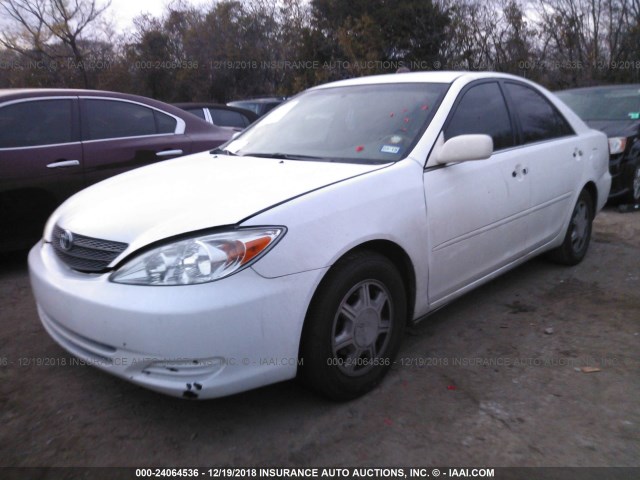 4T1BF32K33U058040 - 2003 TOYOTA CAMRY LE/XLE/SE WHITE photo 2