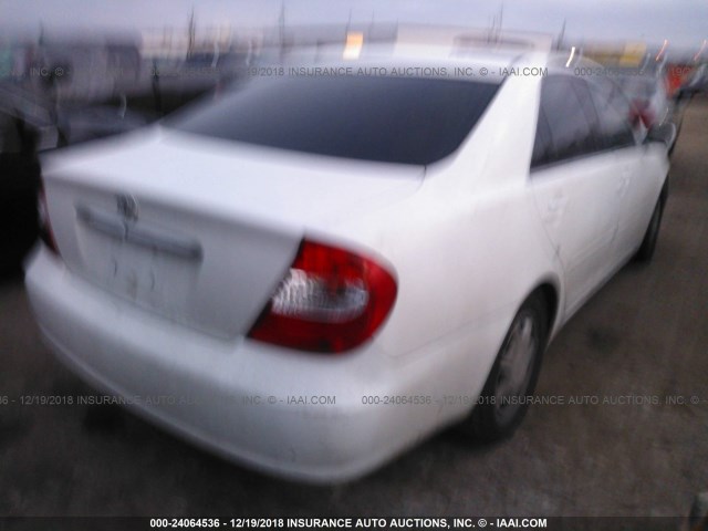 4T1BF32K33U058040 - 2003 TOYOTA CAMRY LE/XLE/SE WHITE photo 4