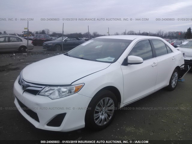 4T1BF1FK9EU316711 - 2014 TOYOTA CAMRY L/SE/LE/XLE WHITE photo 2