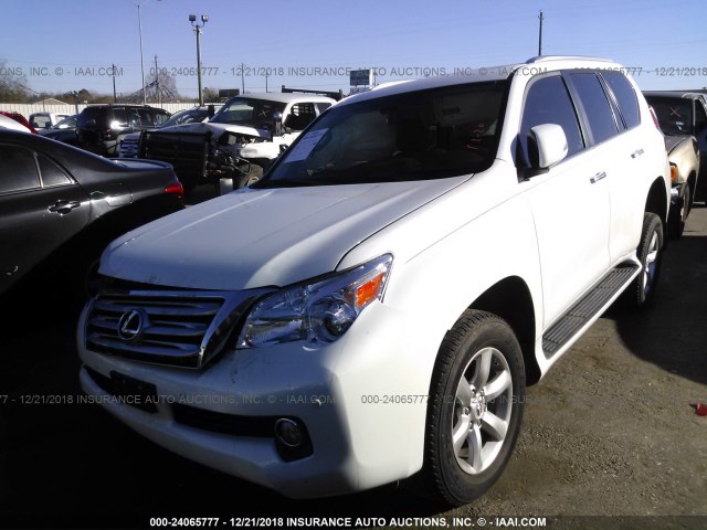 JTJBM7FX9B5032121 - 2011 LEXUS GX WHITE photo 2