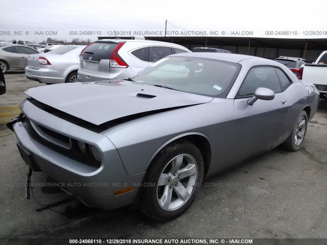 2C3CDYAG3EH274005 - 2014 DODGE CHALLENGER SXT SILVER photo 2