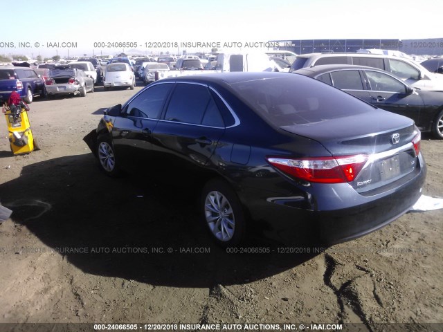 4T1BF1FK9GU563407 - 2016 TOYOTA CAMRY LE/XLE/SE/XSE BLUE photo 3