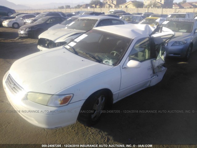 JT2BG22K2Y0411614 - 2000 TOYOTA CAMRY CE/LE/XLE WHITE photo 2