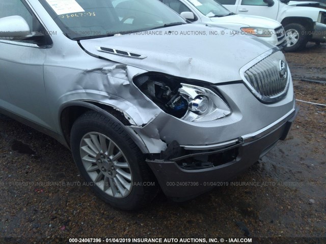 5GAKVBED9BJ126146 - 2011 BUICK ENCLAVE CXL SILVER photo 6