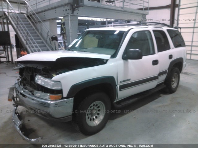 1GNEK13ZX2J143168 - 2002 CHEVROLET TAHOE K1500 WHITE photo 2