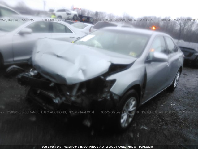 4T4BF1FK1GR544873 - 2016 TOYOTA CAMRY LE/XLE/SE/XSE SILVER photo 2