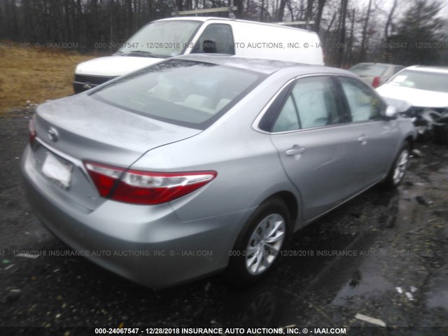 4T4BF1FK1GR544873 - 2016 TOYOTA CAMRY LE/XLE/SE/XSE SILVER photo 4