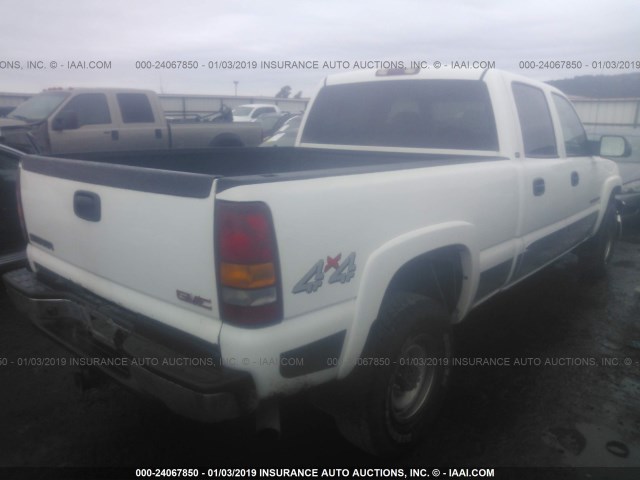 1GTHK23U25F805624 - 2005 GMC SIERRA K2500 HEAVY DUTY WHITE photo 4