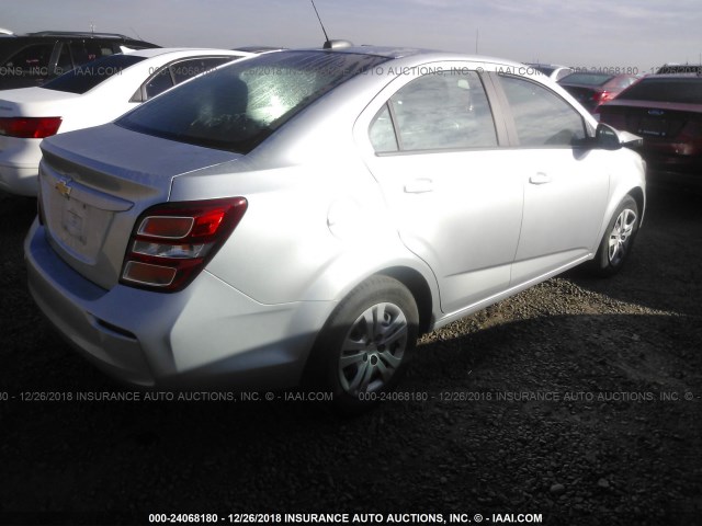 1G1JB5SG9H4178377 - 2017 CHEVROLET SONIC LS 银色 照片 4