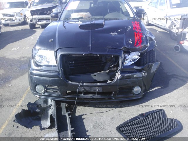 2C3LA73W08H187836 - 2008 CHRYSLER 300C SRT-8 BLACK photo 6