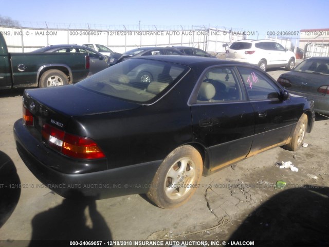 JT8BF28G4W5025918 - 1998 LEXUS ES 300 BLACK photo 4