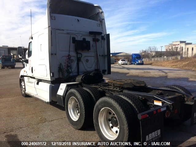 1FUJGLDRXCSBB2296 - 2012 FREIGHTLINER CASCADIA 125  Unknown photo 2