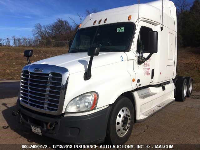 1FUJGLDRXCSBB2296 - 2012 FREIGHTLINER CASCADIA 125  Unknown photo 3