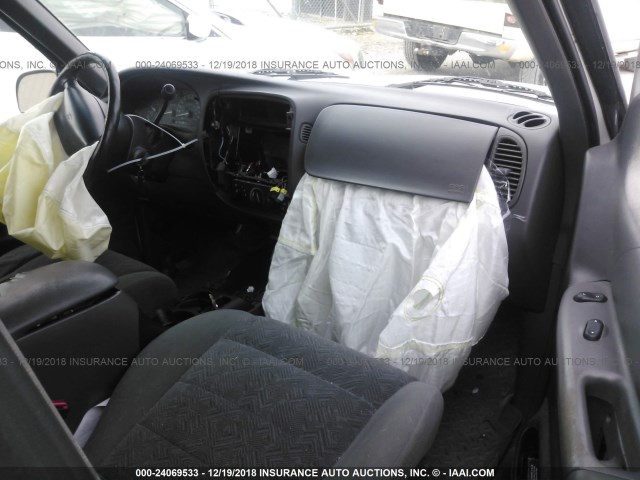 1FMZU83P4YZB68536 - 2000 FORD EXPLORER XLT WHITE photo 5