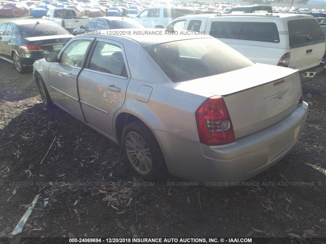 2C3KA43R98H208445 - 2008 CHRYSLER 300 LX SILVER photo 3