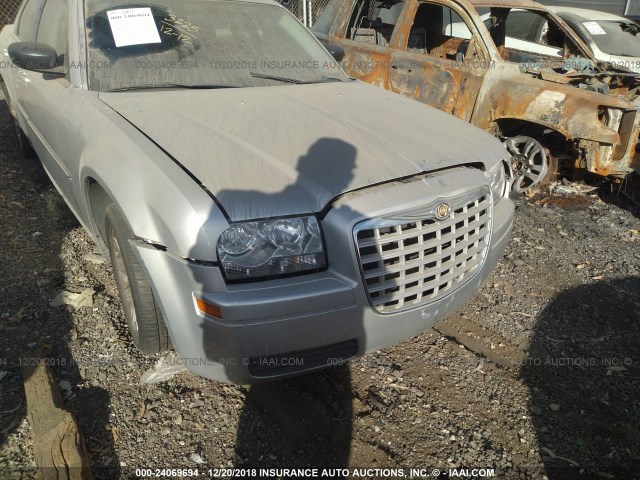 2C3KA43R98H208445 - 2008 CHRYSLER 300 LX SILVER photo 6