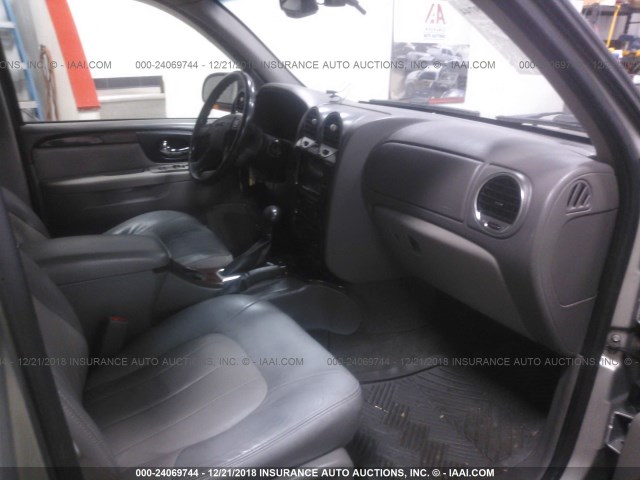 1GKDT13S142427875 - 2004 GMC ENVOY SILVER photo 5