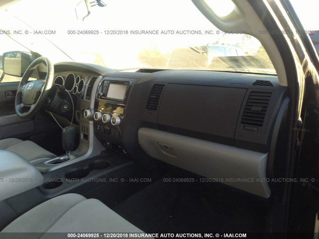 5TDBY5G19CS070210 - 2012 TOYOTA SEQUOIA SR5 BLACK photo 5