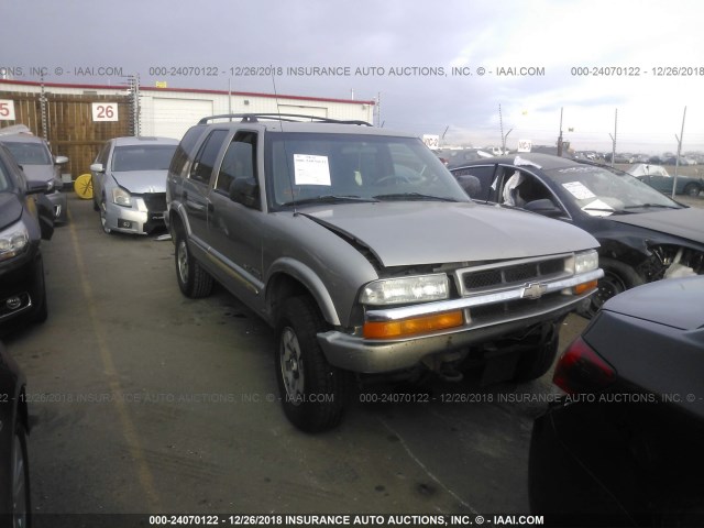 1GNDT13W62K173521 - 2002 CHEVROLET BLAZER GOLD photo 1