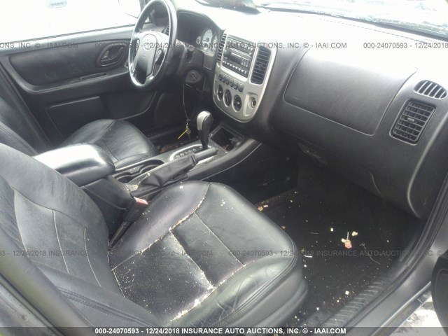 1FMCU94106KD24020 - 2006 FORD ESCAPE LIMITED GRAY photo 5