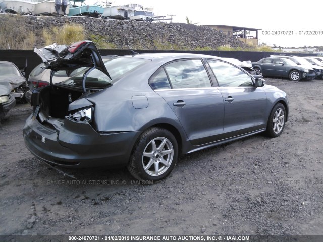 3VWLA7AJ2FM262406 - 2015 VOLKSWAGEN JETTA TDI GRAY photo 4