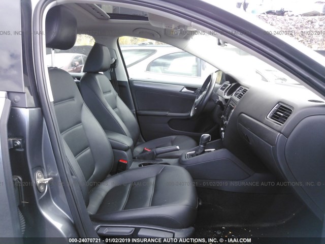 3VWLA7AJ2FM262406 - 2015 VOLKSWAGEN JETTA TDI GRAY photo 5