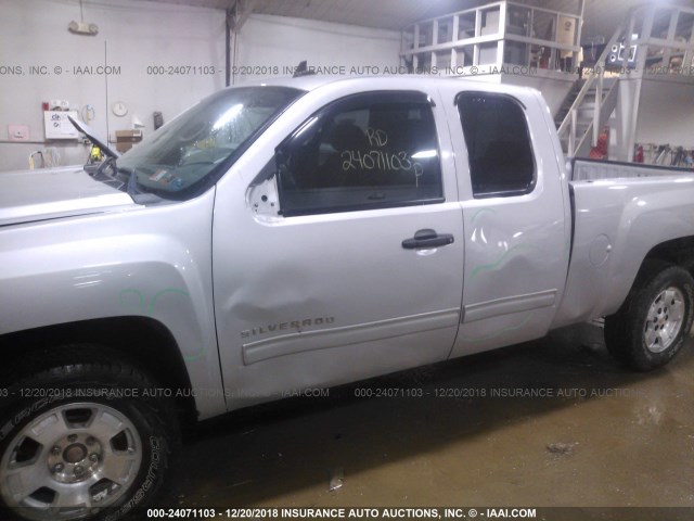 1GCSKSE37AZ191477 - 2010 CHEVROLET SILVERADO K1500 LT SILVER photo 6