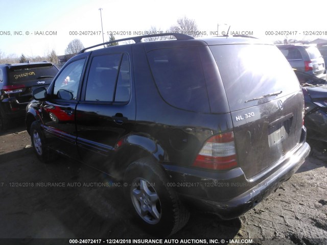 4JGAB54E91A251768 - 2001 MERCEDES-BENZ ML 320 BLACK photo 3