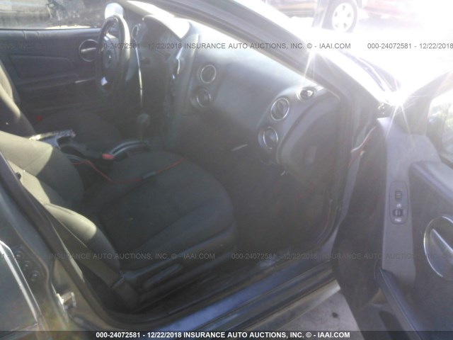 2G2WP552661163282 - 2006 PONTIAC GRAND PRIX GRAY photo 5