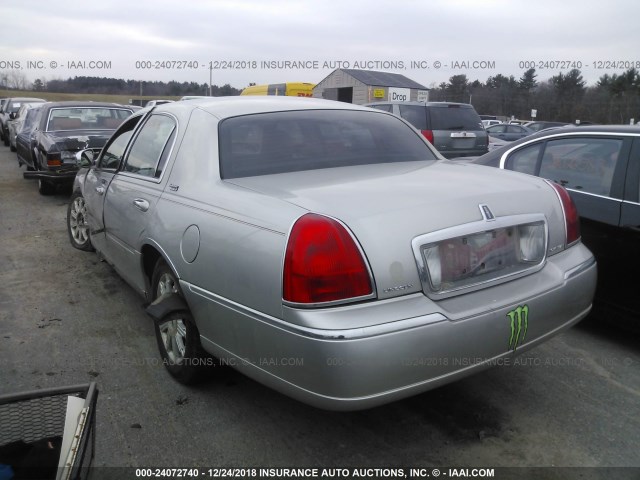 1LNHM82W97Y631795 - 2007 LINCOLN TOWN CAR SIGNATURE LIMITED SILVER photo 3