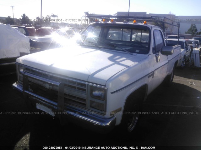 1GCGC24M0FS179202 - 1985 CHEVROLET C20 WHITE photo 2