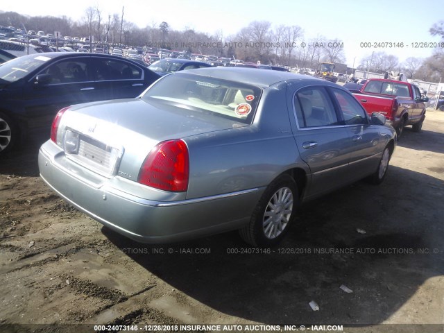 1LNHM81W24Y631005 - 2004 LINCOLN TOWN CAR EXECUTIVE/SIGNATURE Light Blue photo 4