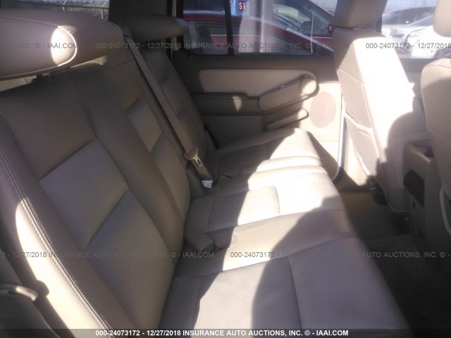 4M2EU48827UJ23128 - 2007 MERCURY MOUNTAINEER PREMIER WHITE photo 8