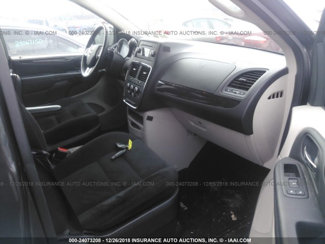 2C4RDGBG8FR607714 - 2015 DODGE GRAND CARAVAN SE GRAY photo 5